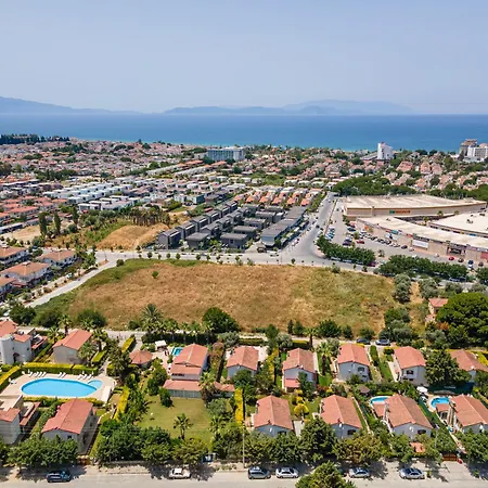 Stone Near Long Beach&kusadasi Shopping Mall Villa