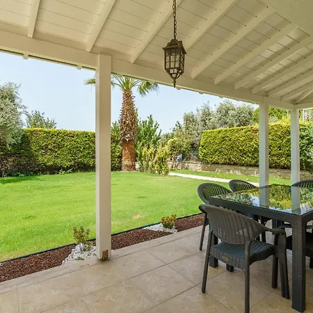 Villa Stone Near Long Beach&kusadasi Shopping Mall *