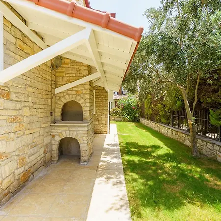 Stone Near Long & Shopping Mall * קוסדסי