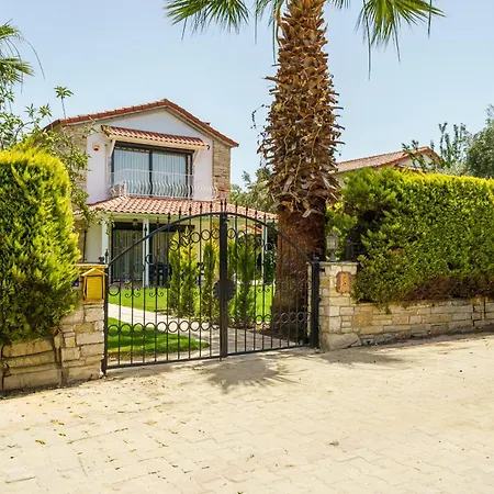 Villa Stone Near Long & Shopping Mall *