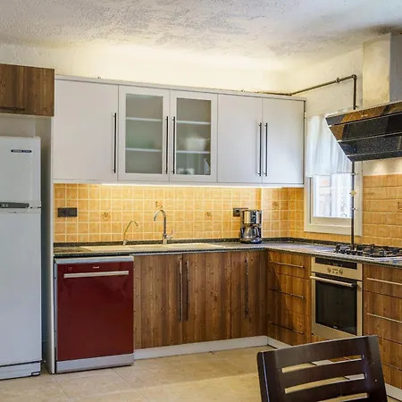 Stone Near Long Beach&kusadasi Shopping Mall Villa *