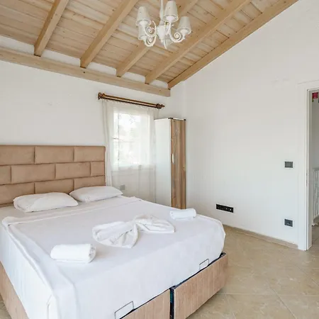 Villa Stone Near Long Beach&kusadasi Shopping Mall *